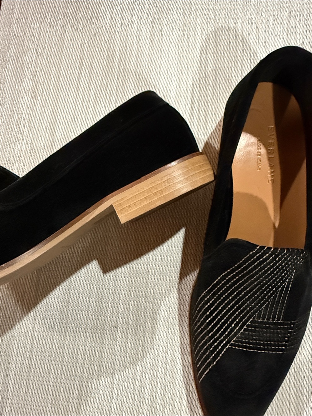 Everlane Black Suede Pointed Loafers with Contrasting Stitching size 8 1/2 - Picture 3 of 6